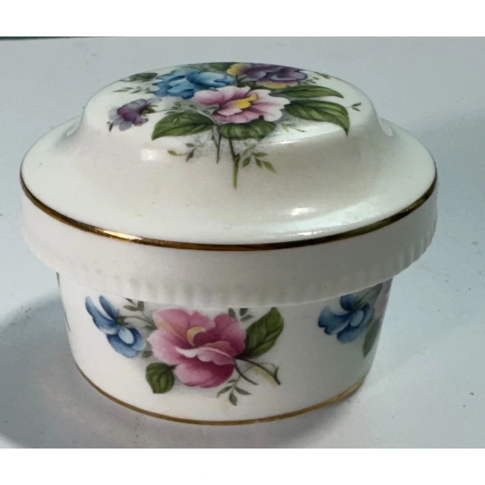 Royal Stafford Fine Bone China Trinket Box Exclusively For Victoria's Secret